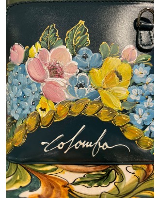 Borsa in pelle floreale dipinta a mano con tracolla colore ottanio